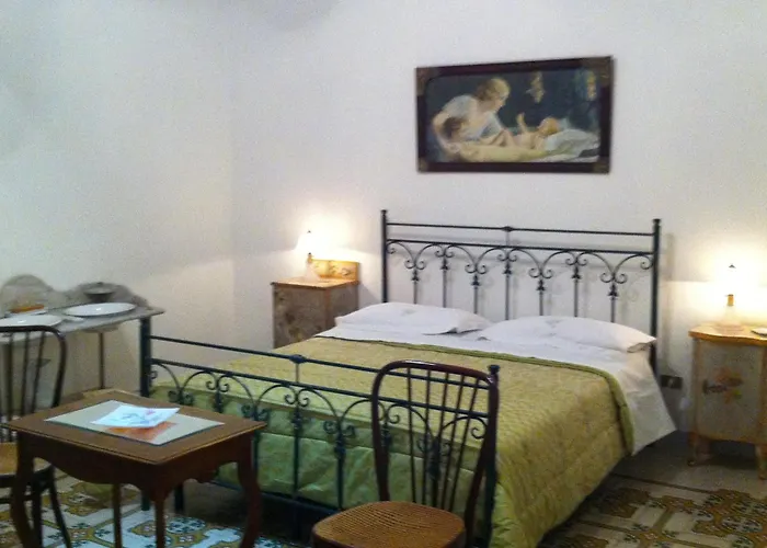 Genny לינה וארוחת בוקר